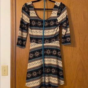 Flirty little belted dress. 3/4 sleeve